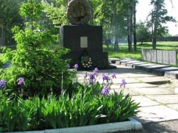 Фото братской могилы, расположенной в селе Прелестное Прелестненского сельского поселения - фото 1