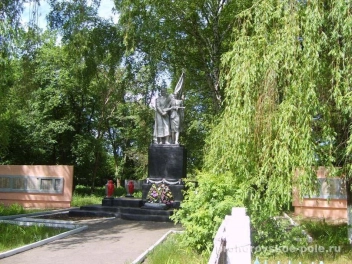 Фото братской могилы, расположенной в селе Беленихино Беленихинского сельского поселения - фото 1